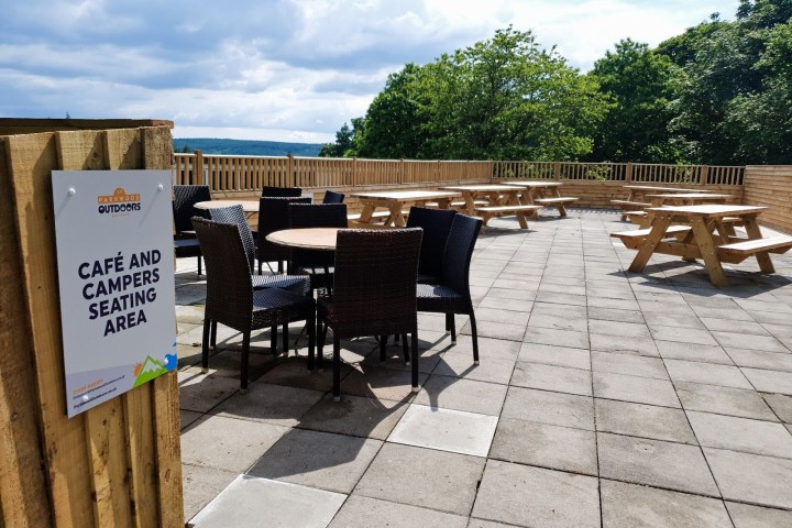 a bench that is sitting on a table