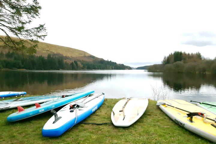 a small boat in a body of water